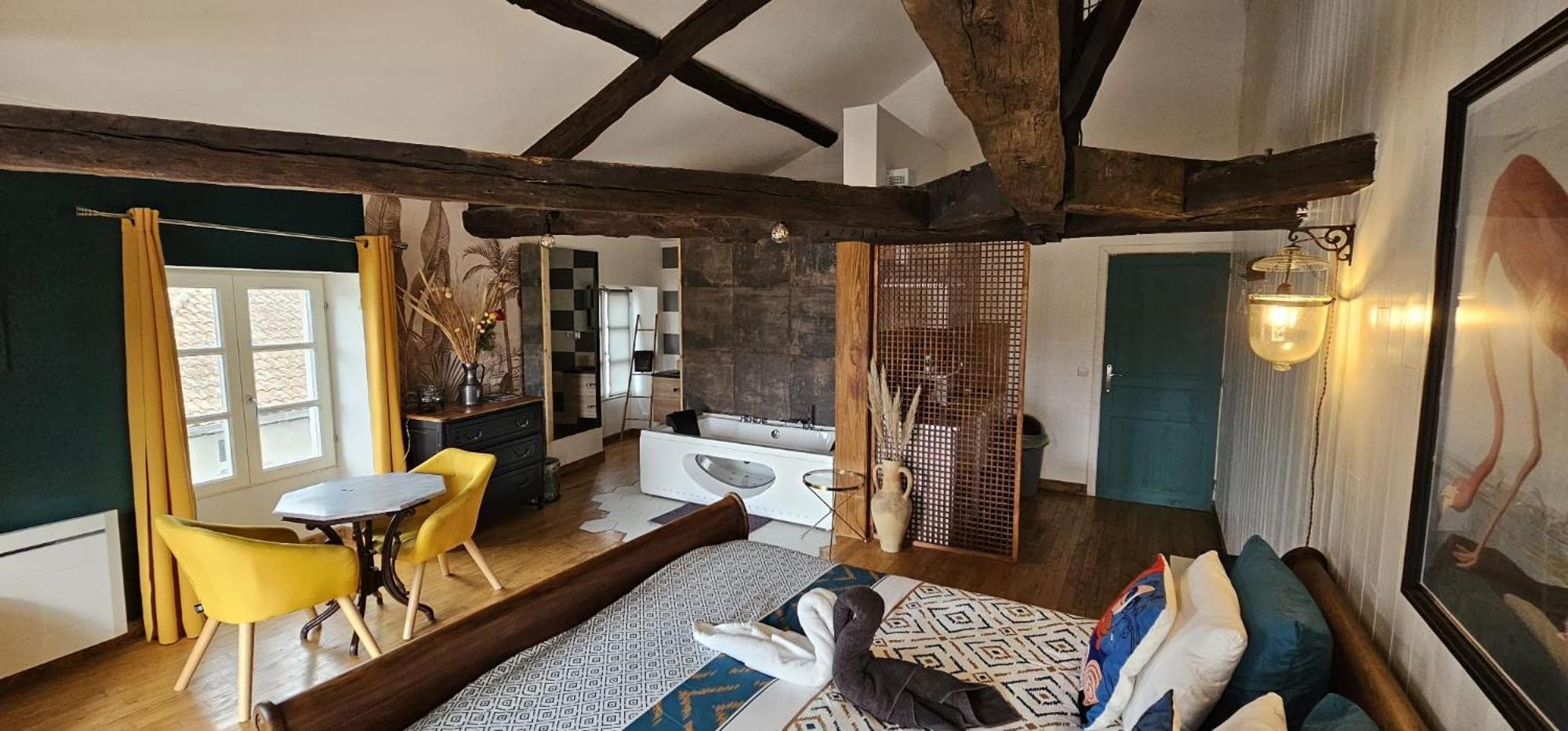 Suite Penthouse Romantique, Confolens, Charente Kültér fotó